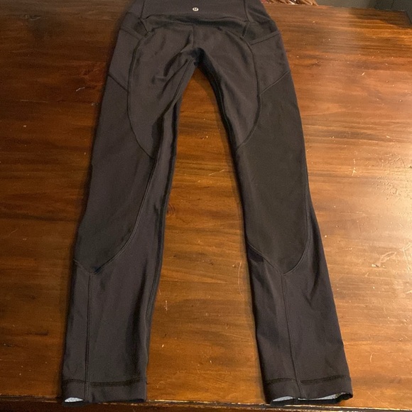 LULULEMON BLACK HIGH WAISTED REFLECTIVE YOGA PANTS🍋 - Picture 11 of 16